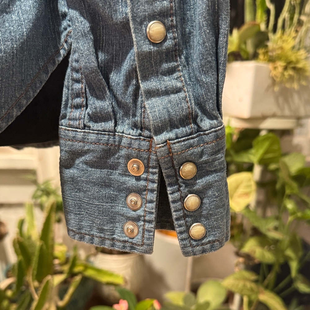 Levi's Blue Denim Shirt - Picture 8 of 8